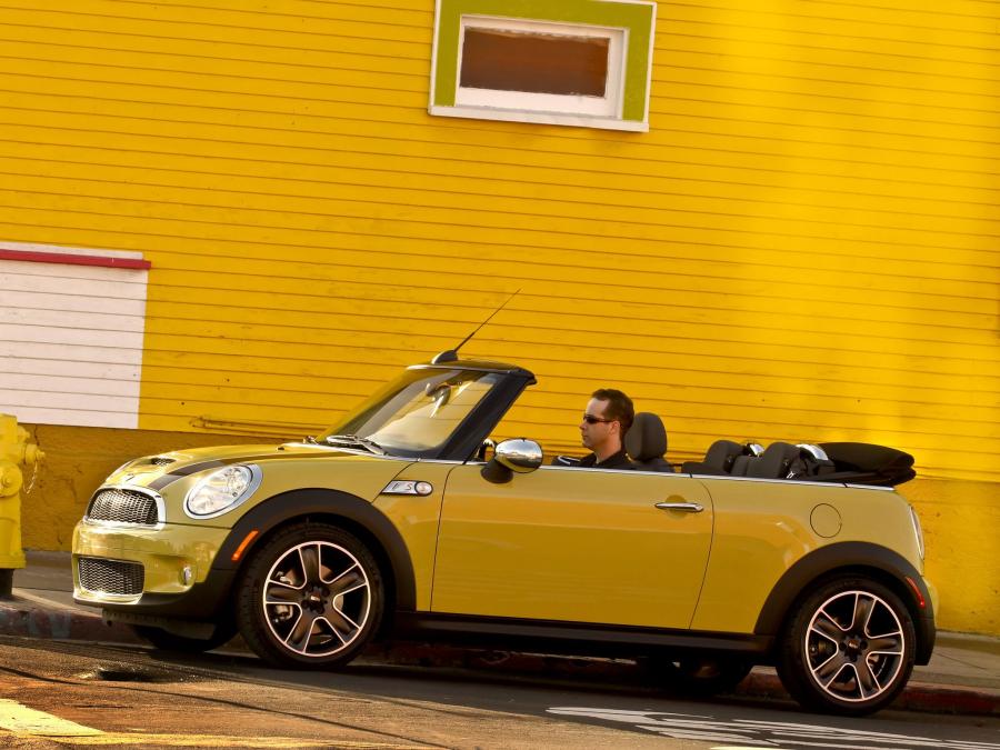  Mini Cooper S Cabrio 2009 года  (US) (фото 18 из 19)
